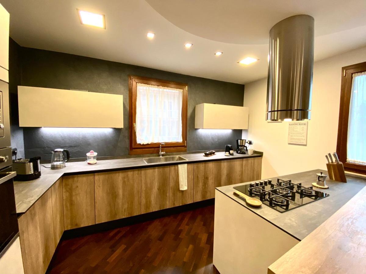 Appartement Wood Luxury House à Pescara Extérieur photo