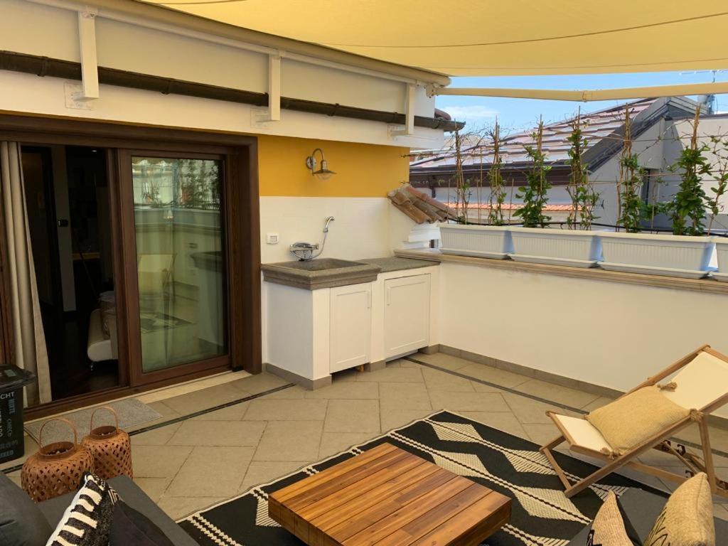 Appartement Wood Luxury House à Pescara Extérieur photo
